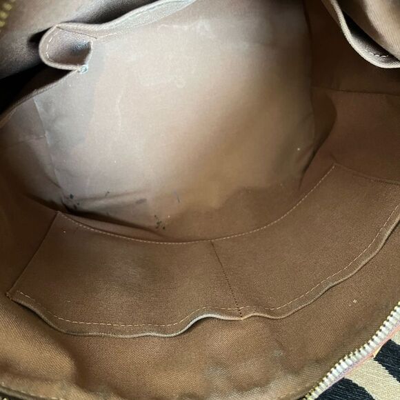 LV Palermo PM rare bag to find in such great condition comes with strap classic - Picture 3 of 14